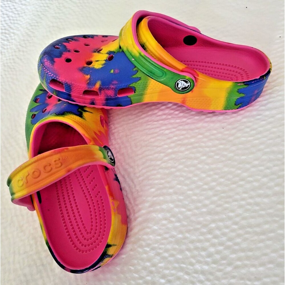 Crocs Tye Dye Pink Rainbow Clogs Men 6 Women's 8 Slip On Strap VERY GOOD!